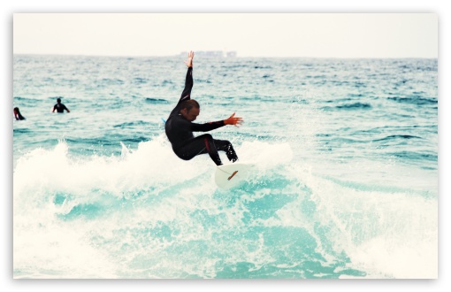 Download Surfing UltraHD Wallpaper