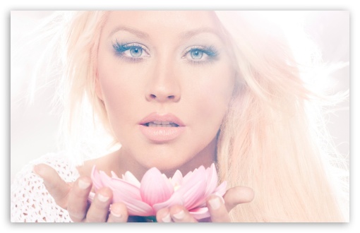 Download Christina Aguilera Lotus UltraHD Wallpaper
