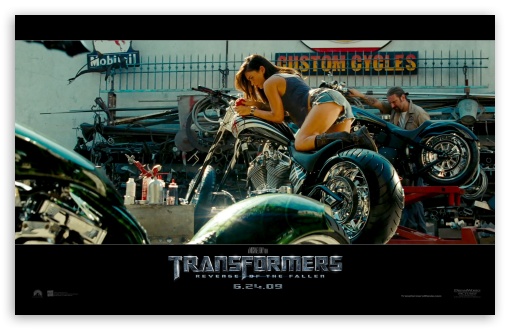 Download Megan Fox 2009 Transformers Revenge Of The... UltraHD Wallpaper