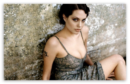 Download Angelina Jolie 2 UltraHD Wallpaper