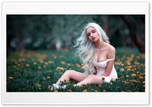 Nice Blonde Girl, Flowers