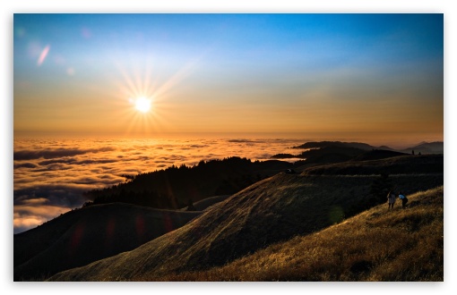 Download Mountain Peaks above the Fog UltraHD Wallpaper