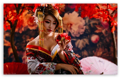 Download Beautiful Traditional Japanese Woman UltraHD Wallpaper