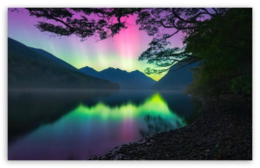 Download Aurora Borealis Landscape UltraHD Wallpaper