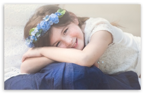 Download Child Girl Smiling UltraHD Wallpaper