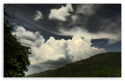 Download Pico de Loro Mountain and Clouds UltraHD Wallpaper