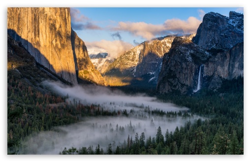 Download Evening Fog at Yosemite Valley UltraHD Wallpaper