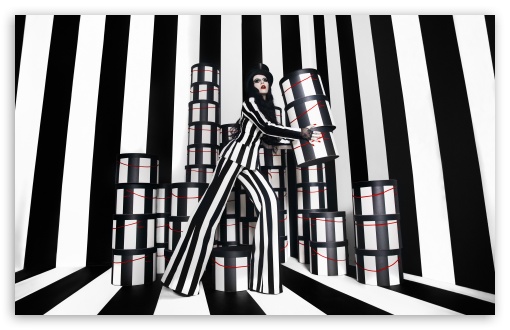 Download Vertical Stripes Fashion Trend Women UltraHD Wallpaper