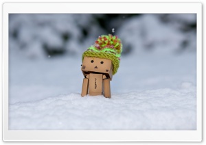 Danbo Discovering Snow