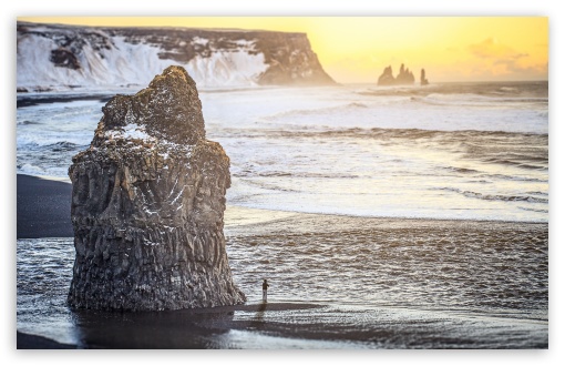 Download Iceland Black Sand Beach UltraHD Wallpaper