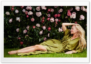 Emma Bunton & Roses