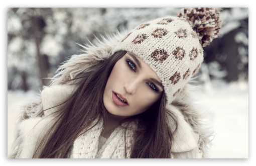 Download Girl With Winter Hat UltraHD Wallpaper