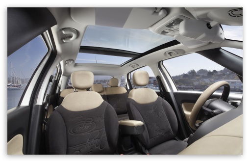 Download 2014 Fiat 500L Interior UltraHD Wallpaper