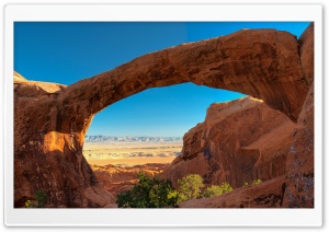 Travel Double O Arch, Utah,...