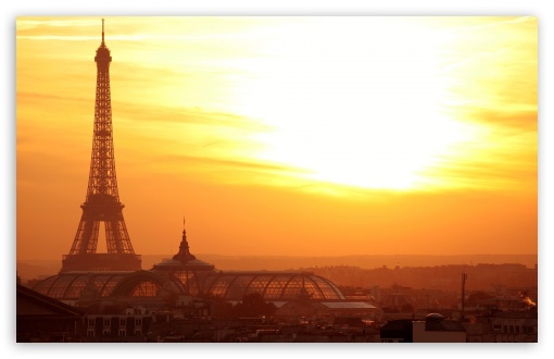 Download Eiffel Tower At Sunset UltraHD Wallpaper