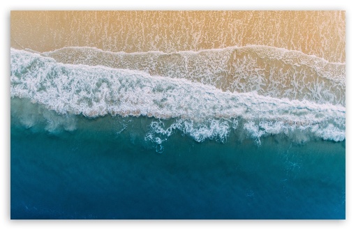 Download Ocean Waves crashing on Beach UltraHD Wallpaper