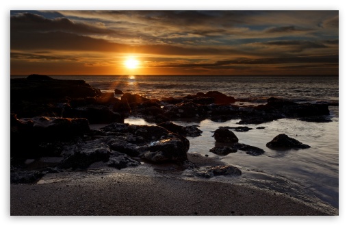 Download Rocky Beach Sunset UltraHD Wallpaper