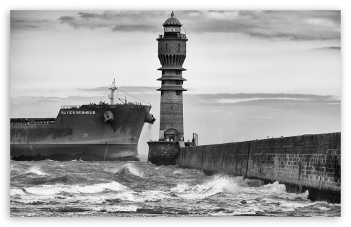 Download Dunkirk Lighthouse Black And White UltraHD Wallpaper