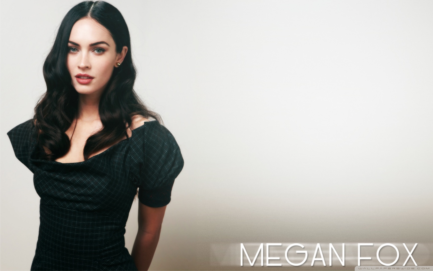 Download Megan Fox (2011) UltraHD Free Wallpaper.
